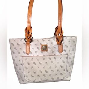 Dooney & Bourke Blakely Tammy Tote.  Like New and COA